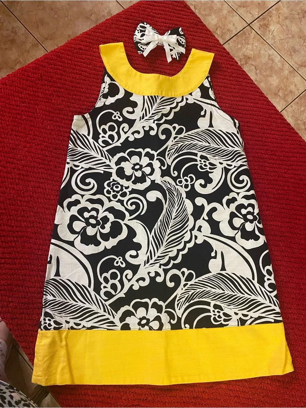 Gymboree Black & White Floral Shift Dress with Yellow Trim